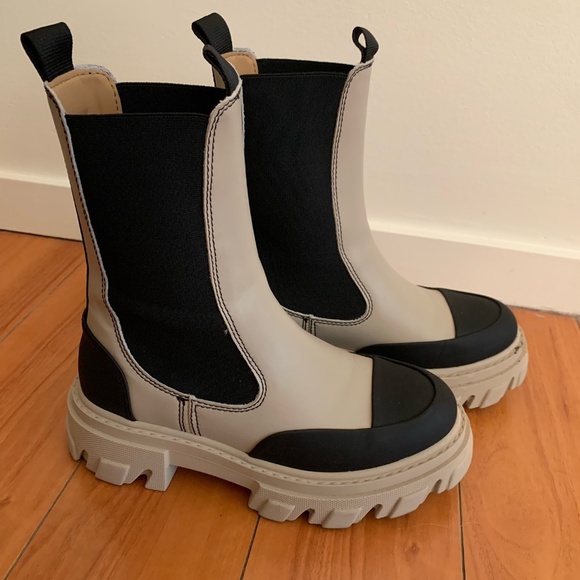 COPY - GANNI Brand New Cleated Mid Chelsea Boots - Picture 3 of 4